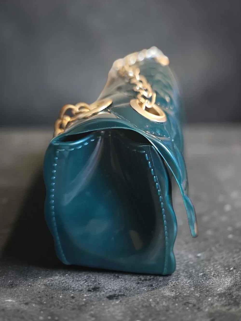 Calin Nwt PVC Viral Min Quilted Teal Chain Shoulder Bag.